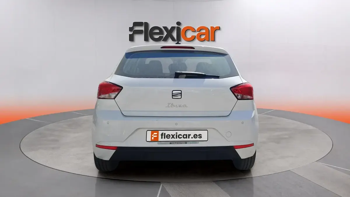 Usado Seat Ibiza Reference 95 CV (69 kW) 2024 Blanco Utilitario
