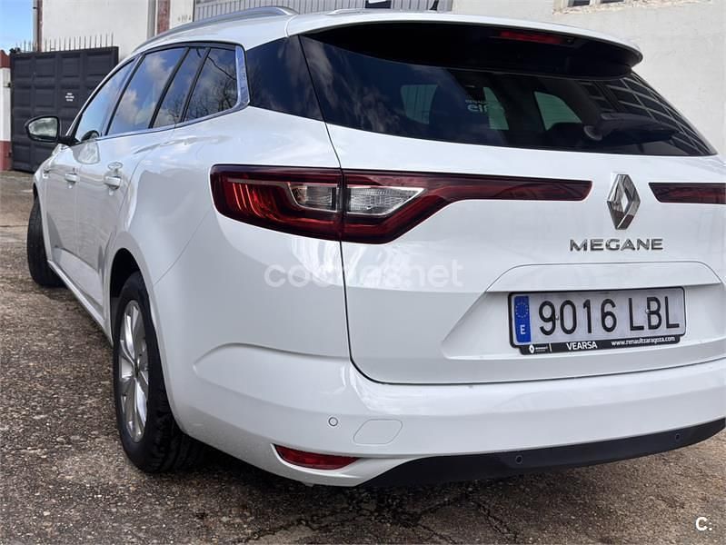 Usado Renault Mégane GrandTour LIMITED 95 CV (69 kW) 2019 Blanco Familiar