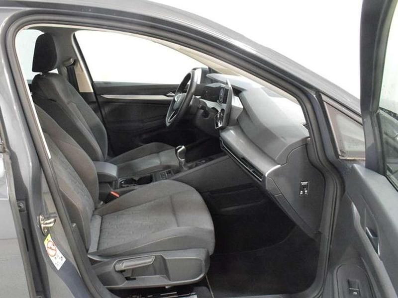 Usado VW Golf VIII 116 CV (85 kW) 2025 Gris Utilitario