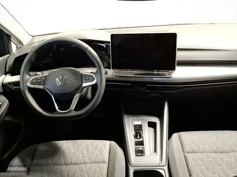 Usado VW Golf VIII 116 CV (85 kW) 2024 Gris Familiar