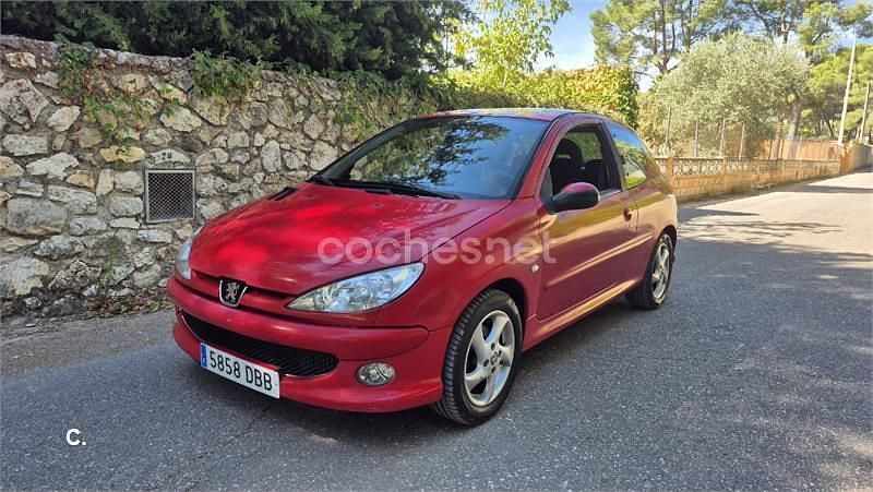 Rojo Usado 2004 Peugeot 206 Berlina | 2500 € (Precio justo) - Imagen 1/4