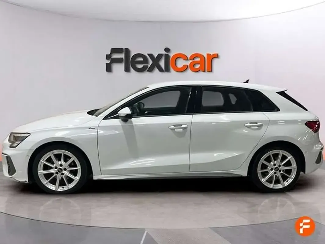 Usado Audi A3 Sportback S-Line 116 CV (85 kW) 2023 Blanco Utilitario