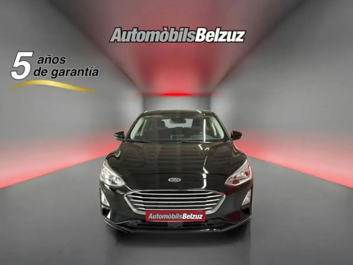 Usado Ford Focus Trend+ 125 CV (91 kW) 2019 Negro Berlina