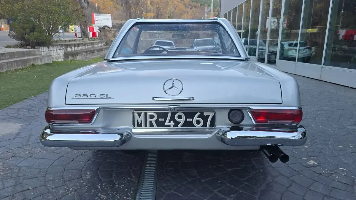 Usado Mercedes 230 150 CV (110 kW) 1964 Plateado Descapotable
