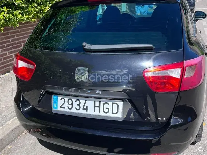 Usado Seat Ibiza ST Style 90 CV (66 kW) 2011 Negro Familiar