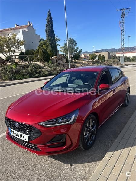 Rojo Usado 2025 Ford Focus ST-Line Familiar | 20.500 € (Buen precio) - Imagen 1/4