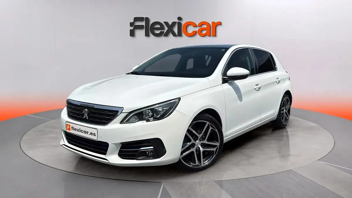 Usado Peugeot 308 Allure 131 CV (96 kW) 2018 Blanco Berlina