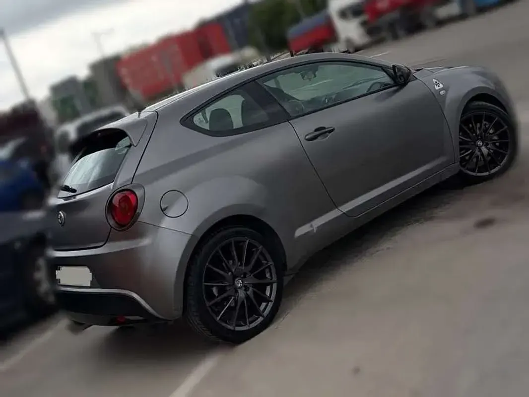 Usado Alfa Romeo MiTo Distinctive 140 CV (102 kW) 2014 Gris Utilitario