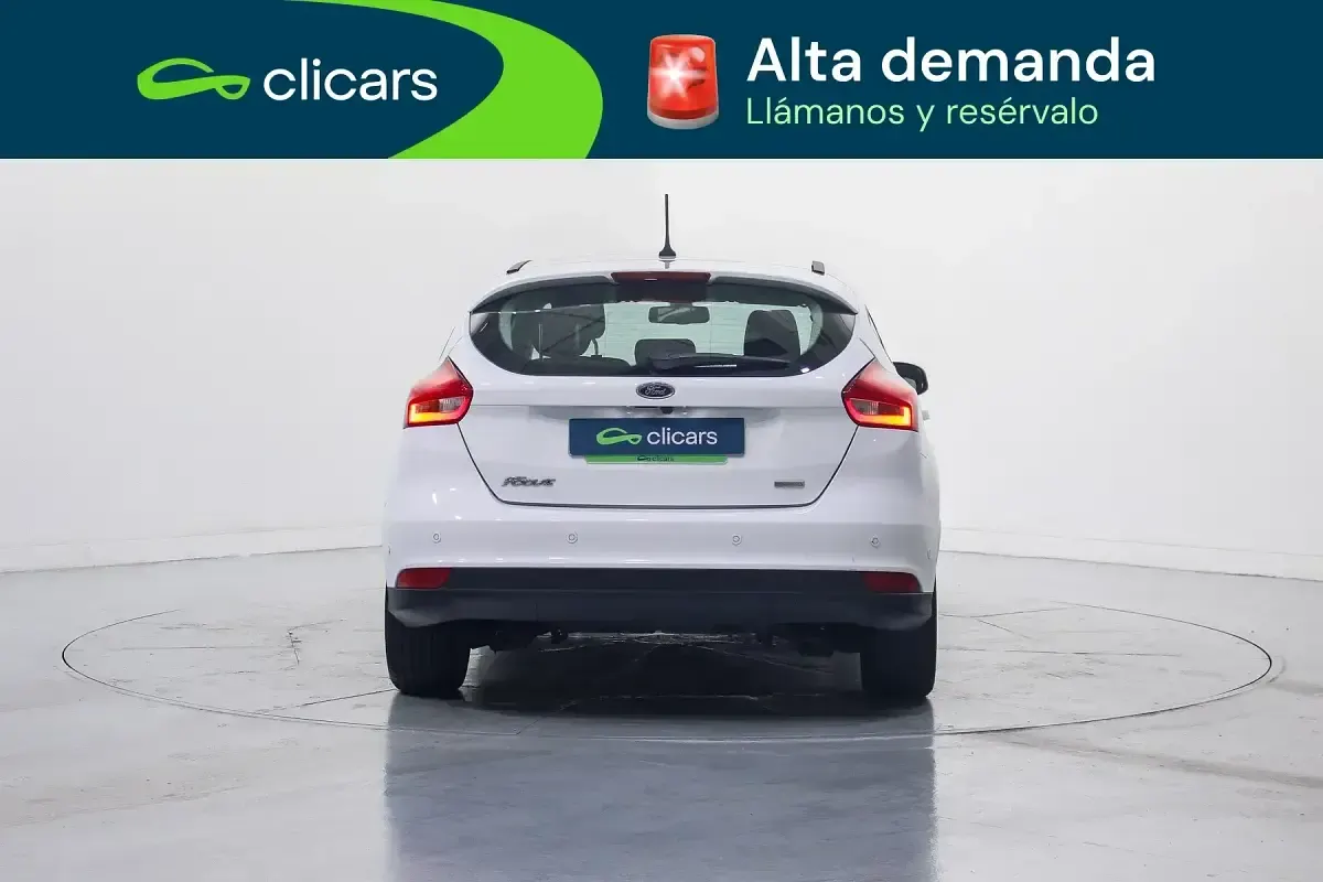 Usado Ford Focus Trend+ 125 CV (91 kW) 2018 Blanco Berlina