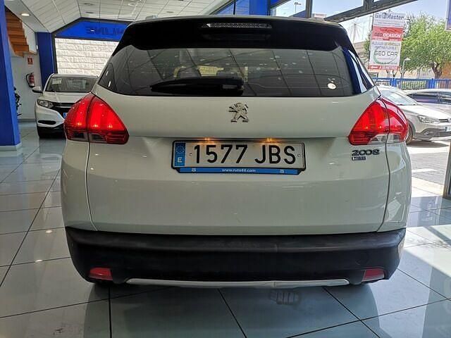 Usado Peugeot 2008 Allure 115 CV (84 kW) 2014 Blanco SUV