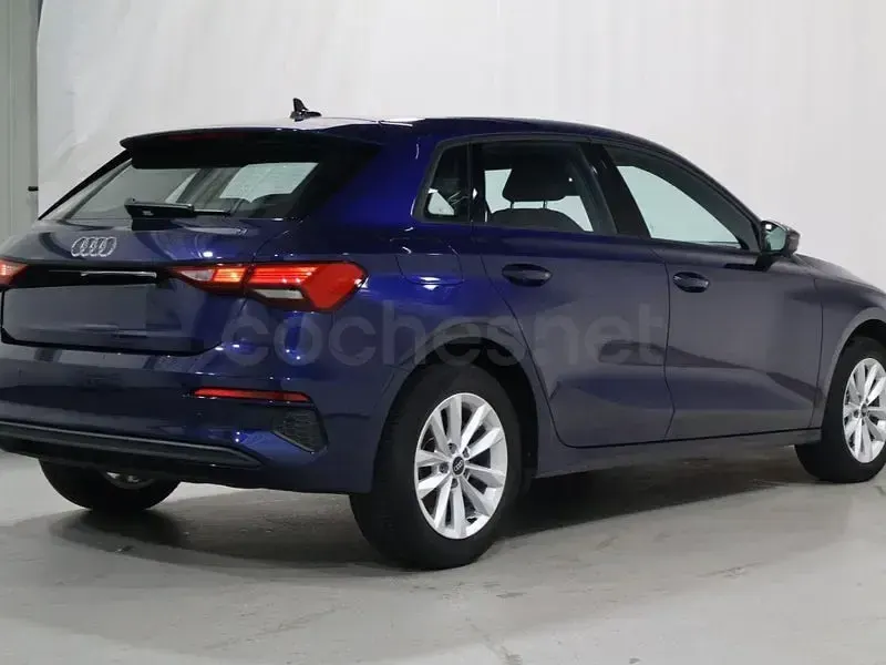 Usado Audi A3 110 CV (80 kW) 2022 Azul Berlina