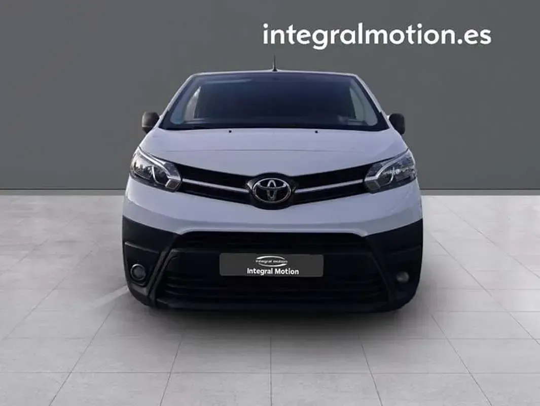 Usado Toyota Proace 120 CV (88 kW) 2022 Blanco Monovolumen