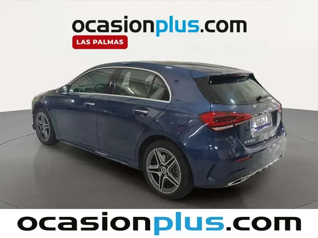 Usado Mercedes A250 218 CV (160 kW) 2021 Azul Utilitario