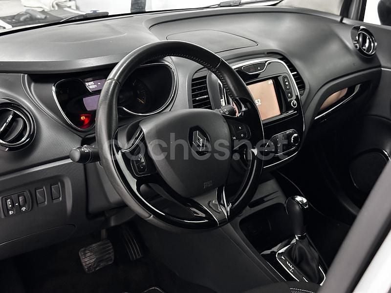 Usado Renault Captur Zen 120 CV (88 kW) 2015 Gris / plata SUV