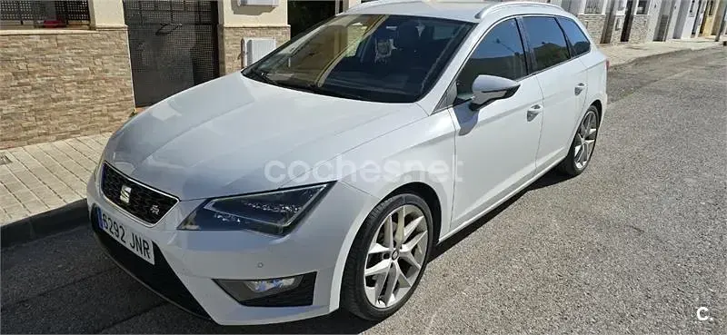 Usado Seat Leon ST FR 150 CV (110 kW) 2016 Blanco Familiar