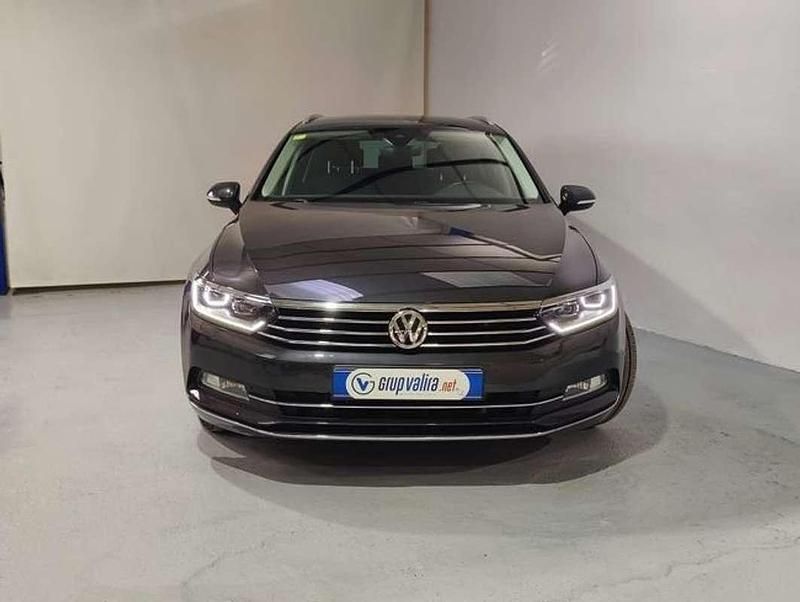 Usado VW Passat Sport 150 CV (110 kW) 2018 Gris Familiar