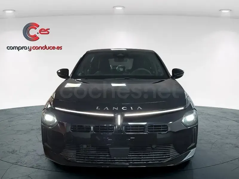 Nuevo Lancia Ypsilon 110 CV (80 kW) 2025 Negro Utilitario
