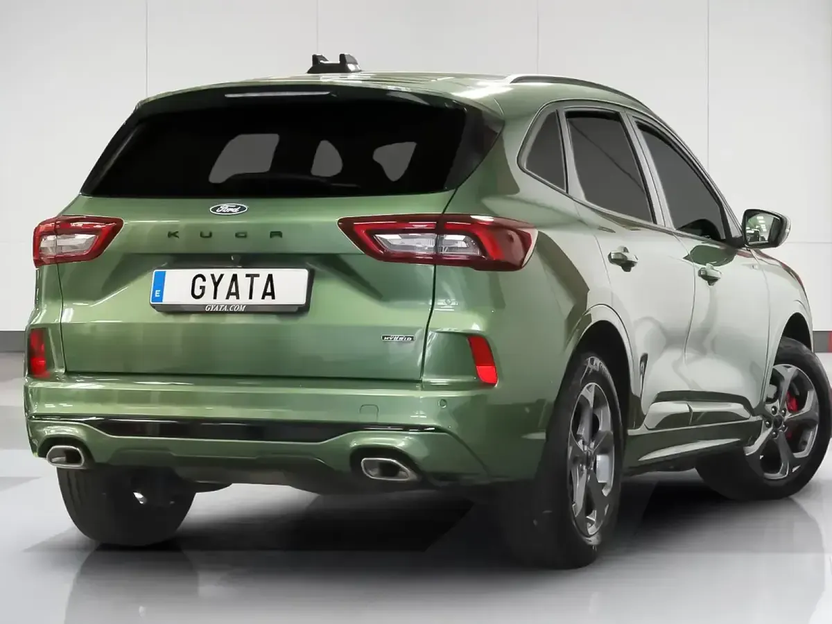 Usado Ford Kuga ST-Line X 243 CV (178 kW) 2024 Verde SUV