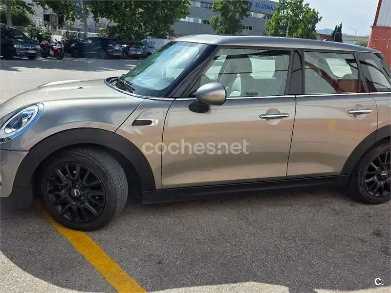 Usado Mini Cooper 136 CV (100 kW) 2016 Gris / plata Utilitario