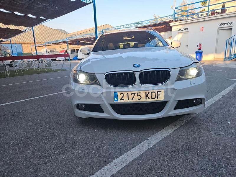 Usado BMW 320 177 CV (130 kW) 2009 Blanco Familiar
