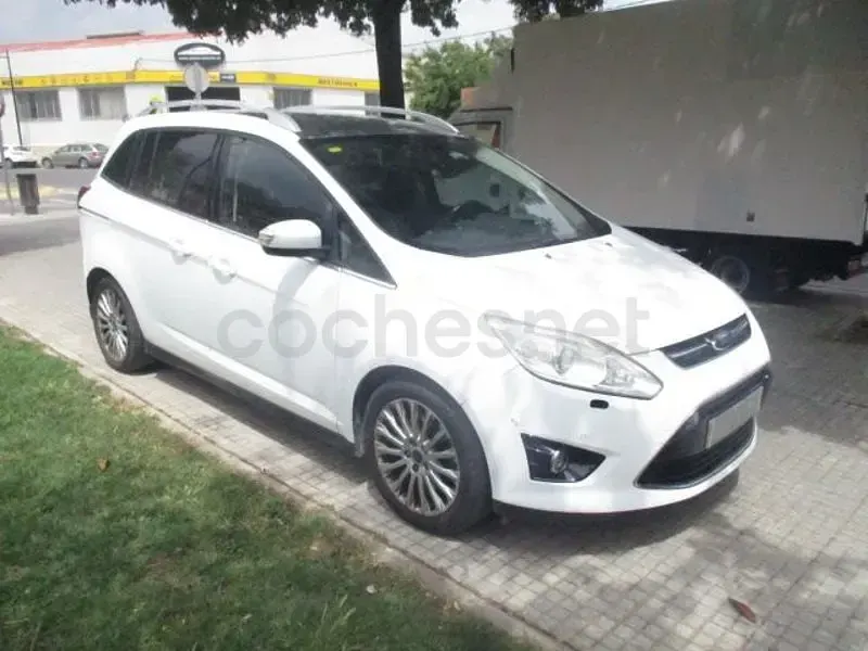 Usado Ford Grand C-Max Titanium 115 CV (84 kW) 2014 Blanco Monovolumen
