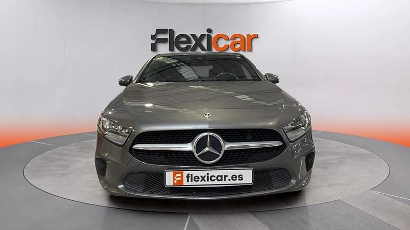Usado Mercedes A180 116 CV (85 kW) 2020 Gris Berlina