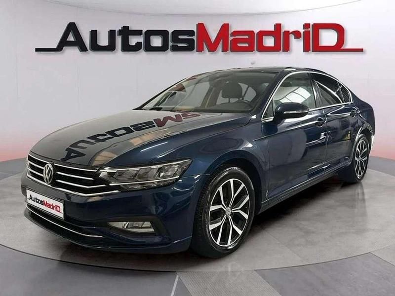 Usado VW Passat Executive 120 CV (88 kW) 2020 Azul Berlina