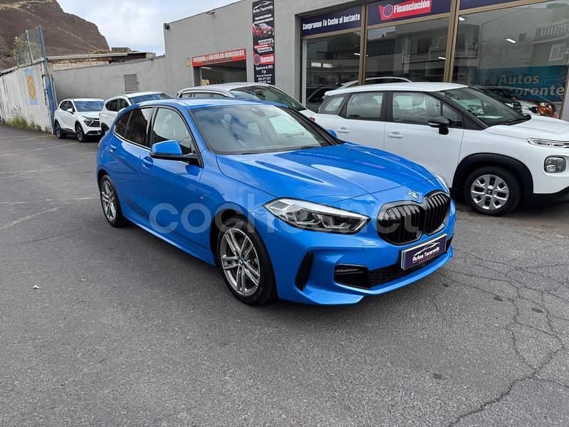 Azul Usado 2023 BMW 118 Comfort Edition Utilitario | 26.490 € (Precio justo) - Imagen 1/4
