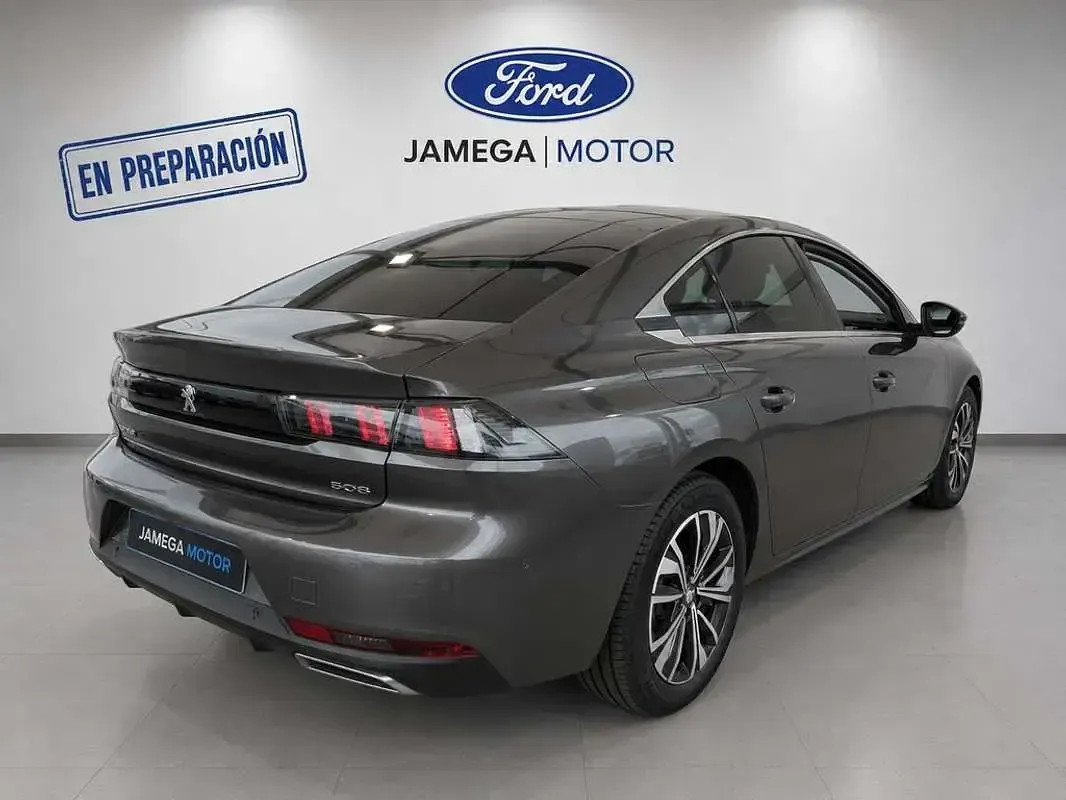 Usado Peugeot 508 Allure 131 CV (96 kW) 2021 Gris Berlina