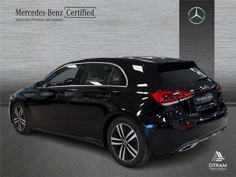 Usado Mercedes A180 116 HP (85 kW) 2022 Sedan