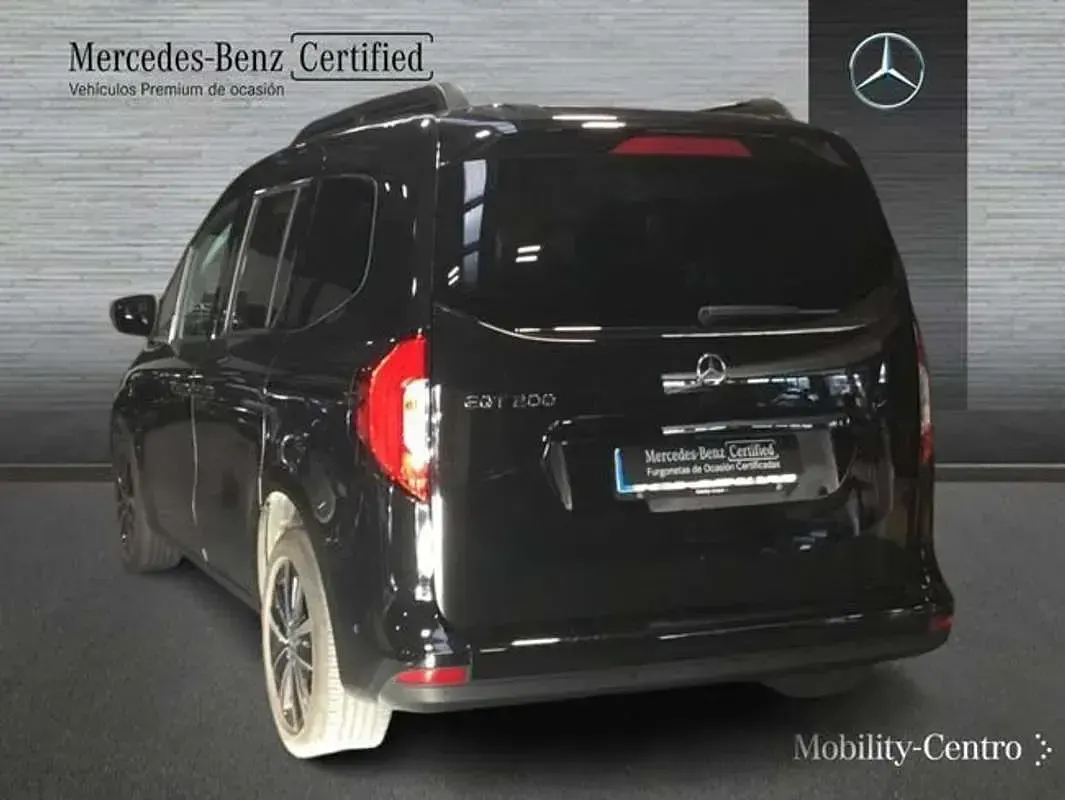 Usado Mercedes EQT200 2025 Negro Monovolumen