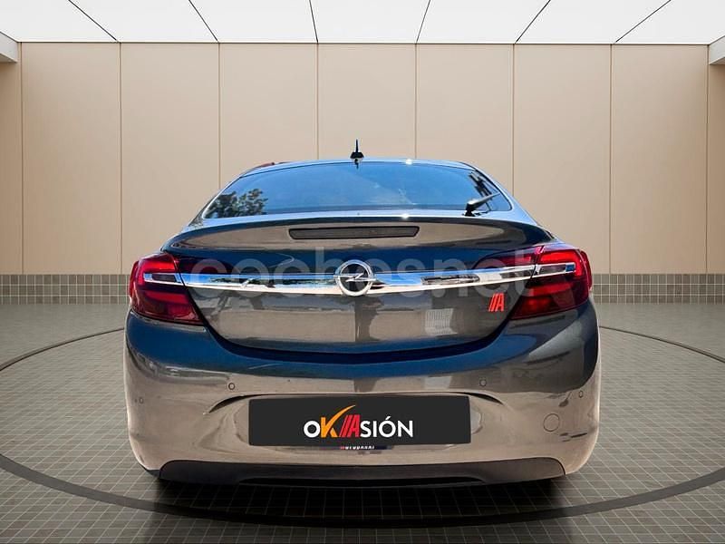 Usado Opel Insignia Selective 136 CV (100 kW) 2016 Gris / plata Berlina