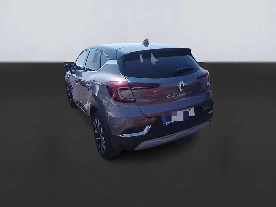 Usado Renault Captur Techno 91 CV (66 kW) 2023 Gris SUV