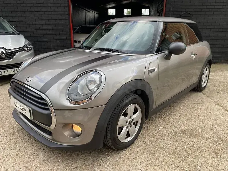 Usado Mini One D 95 CV (69 kW) 2018 Gris / plata Utilitario