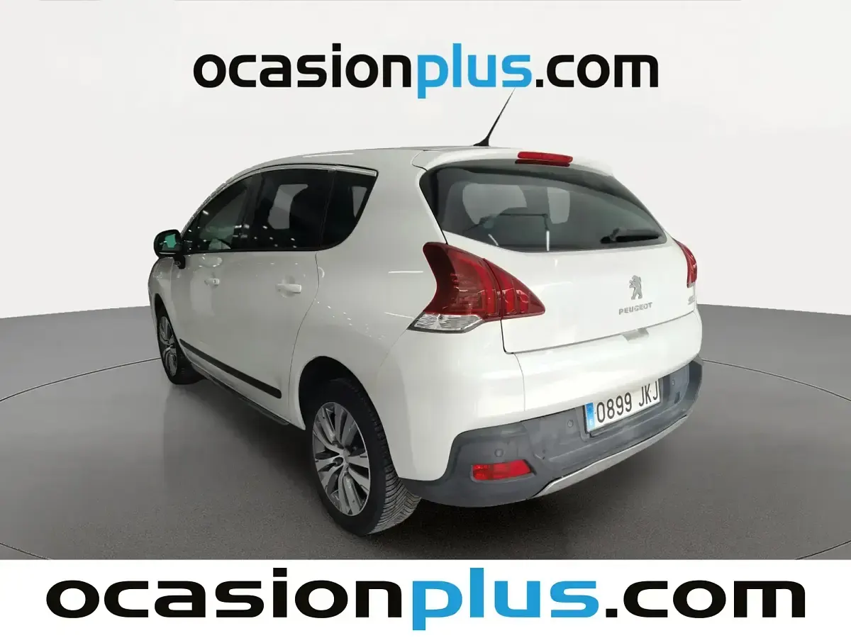 Usado Peugeot 3008 Style 131 CV (96 kW) 2015 Blanco Familiar