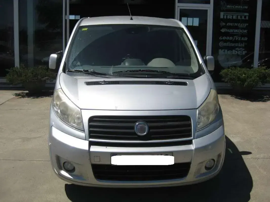 Usado Fiat Scudo 120 CV (88 kW) 2010 Gris Van