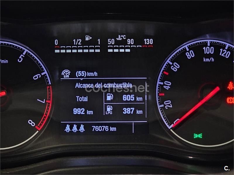 Usado Opel Corsa Selective 90 CV (66 kW) 2018 Gris / plata Utilitario