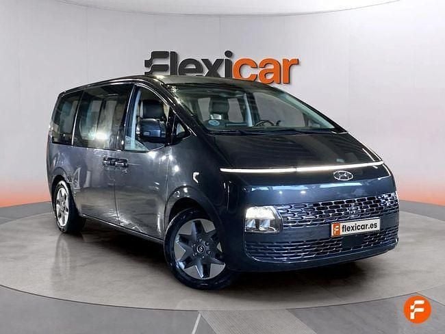 Usado Hyundai Staria 177 CV (130 kW) 2023 Azul Monovolumen