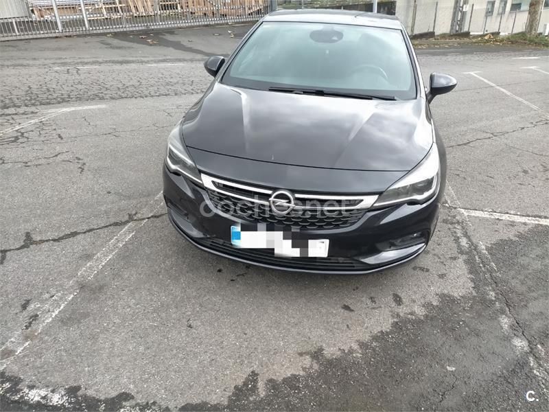 Azul Usado 2018 Opel Astra Dynamic Berlina | 13.000 € (Precio justo) - Imagen 1/4