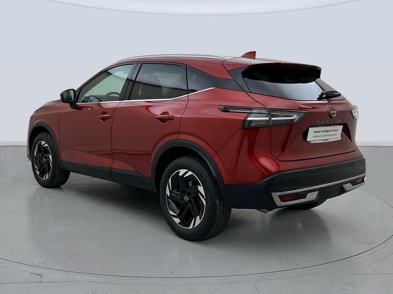 Usado Nissan Qashqai N-Connecta 140 CV (102 kW) 2024 Rojo SUV