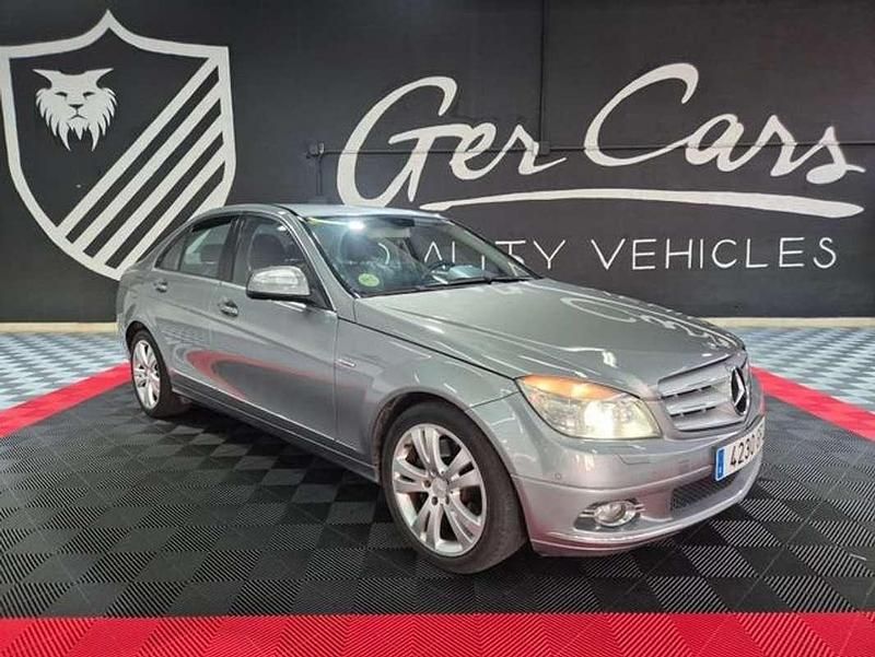 Usado Mercedes C320 Avantgarde 227 CV (166 kW) 2008 Gris / plata Berlina