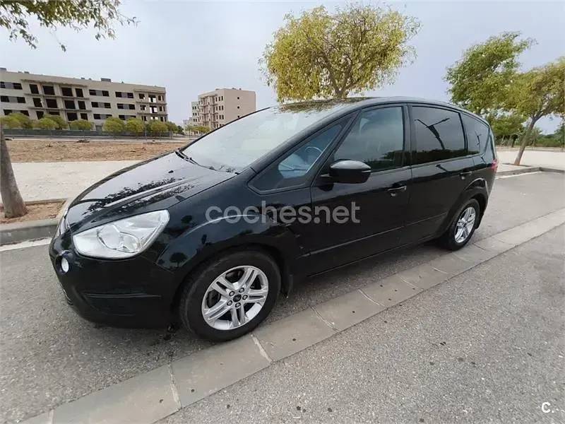 Usado Ford S-MAX Trend 140 CV (102 kW) 2010 Negro Monovolumen
