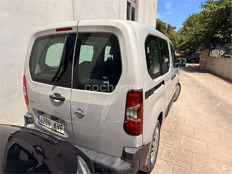 Usado Opel Combo Life Expression 110 CV (80 kW) 2019 Blanco Monovolumen