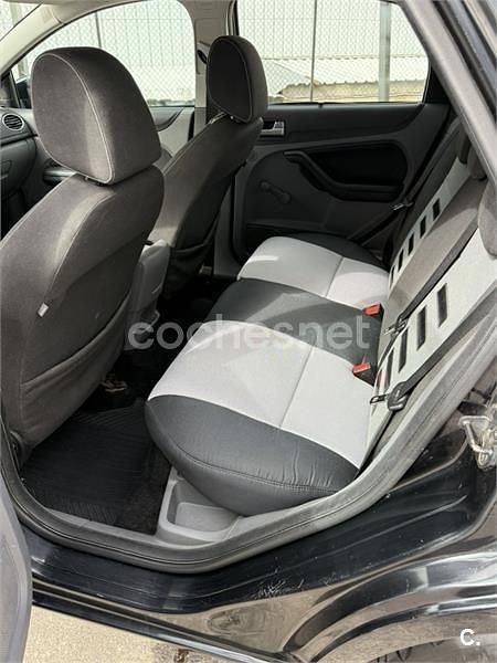 Usado Ford Focus Trend 100 CV (73 kW) 2008 Negro Berlina