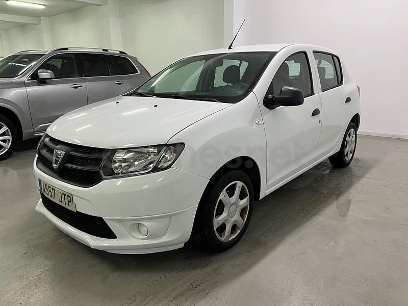 Usado Dacia Sandero 75 HP (55 kW) 2016 Branco Sedan