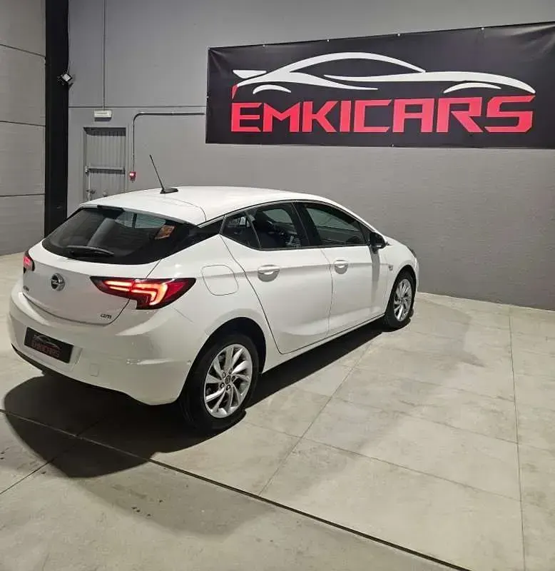 Usado Opel Astra Business 110 CV (80 kW) 2018 Blanco Utilitario