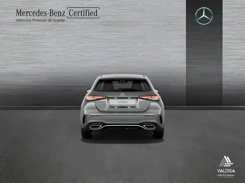 Usado Mercedes A180 136 CV (100 kW) 2025 Gris montaña Berlina