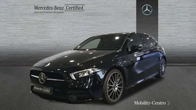 Usado Mercedes A180 109 CV (80 kW) 2021 Negro Utilitario