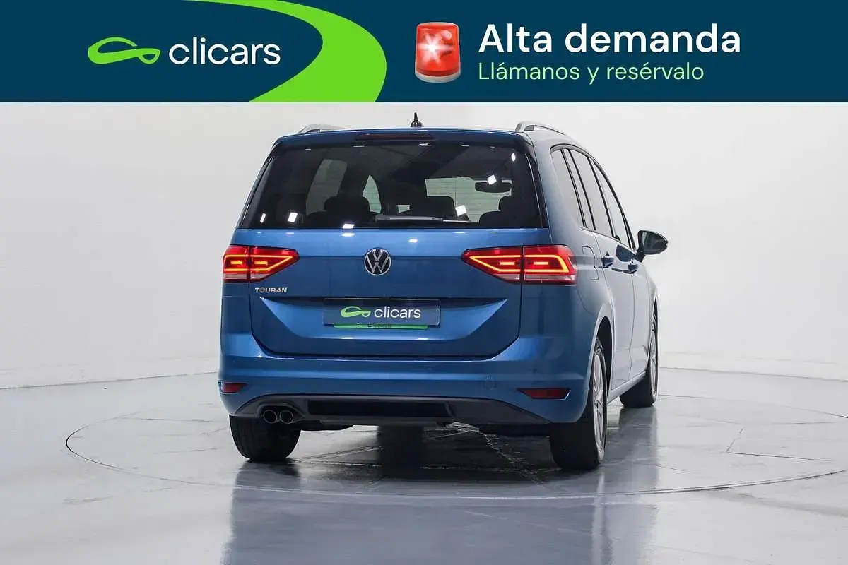 Usado VW Touran Advance 150 CV (110 kW) 2021 Azul Monovolumen