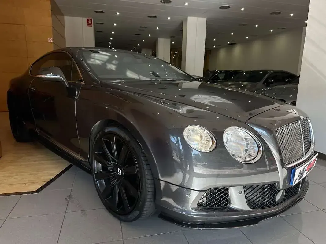 Usado Bentley Continental 575 CV (422 kW) 2013 Gris Coupe
